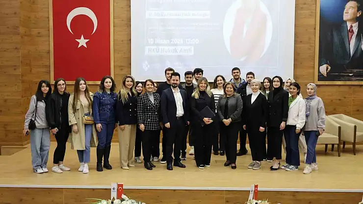 Haber Spikeri Nihan Günay, HKÜ öğrencileriyle bir araya geldi