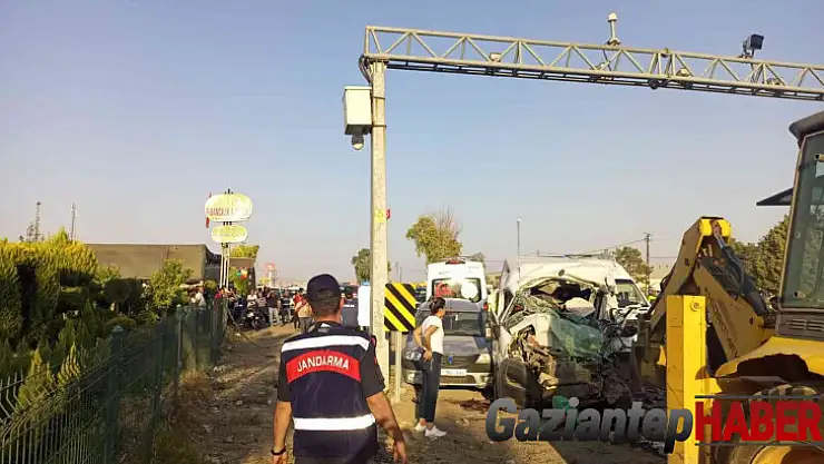 Hatalı sollama faciaya neden oldu: 2 ölü, 3 yaralı