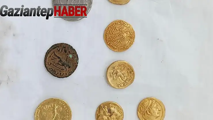 Havalimanındaki yolcunun üzerinden 8 adet sikke çıktı