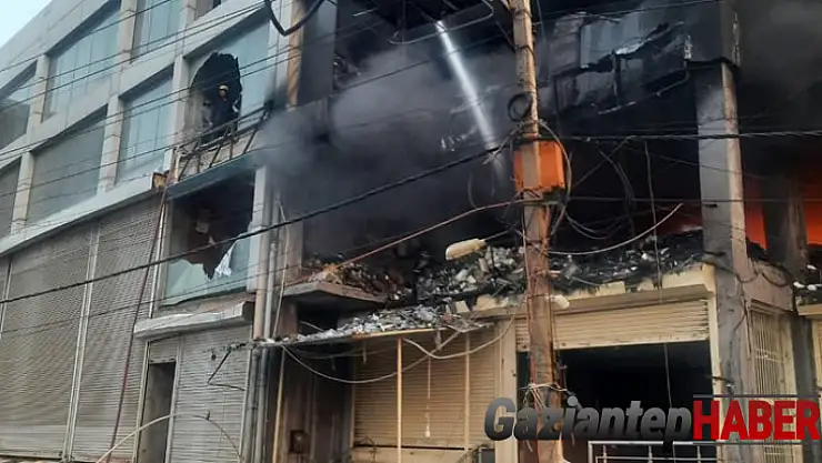 Hindistan'da binada yangın: 26 ölü, 30 yaralı