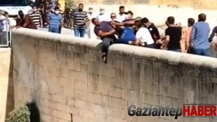 İntihara kalkışan vatandaşı polis kurtardı