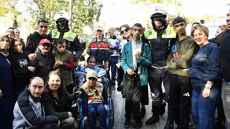 Jandarmadan özel ihtiyaçlı çocuklara anlamlı ziyaret