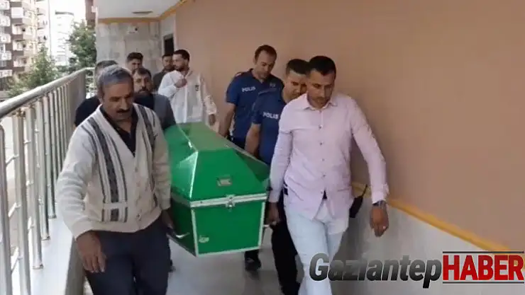 Karısını öldüren öğretmen, polislerden özür diledi