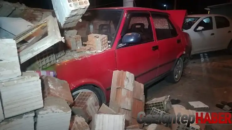 Kaza yaptı, aracındaki yaralı kadını bırakıp kaçtı