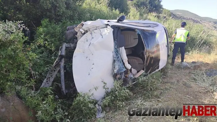Kontrolden çıkan araç şarampole devrildi: 4 yaralı