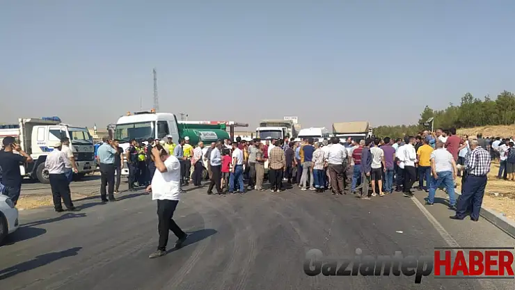 Kuzu eti indirimini protesto eden besiciler yol kapattı