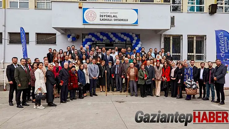 Mezun olduğu okulun öğretmenleriyle bir araya geldi