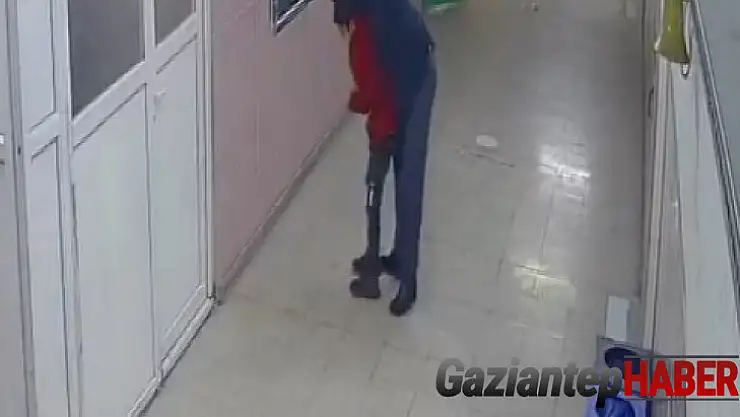 Müdür yardımcısının heimlich manevrası öğrencinin hayatını kurtardı
