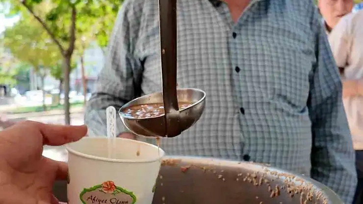 Muharrem Ayının bereketi Şehitkamil'de paylaşılıyor