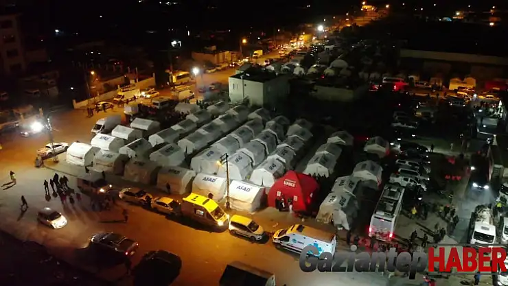 Nurdağı'nda afetzedeler geceyi kurulan çadır kentte geçiriyor