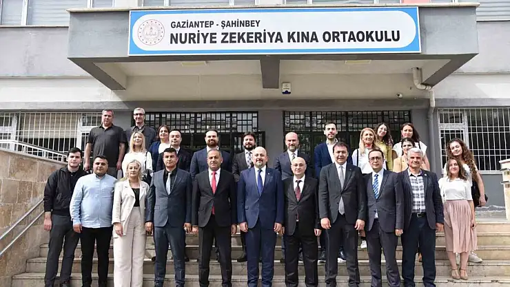 Nuriye Zekeriya Kına Ortaokulu'nda 'Gaziantep Sanayi Odası Kütüphanesi' açıldı