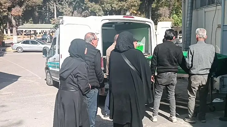 Okul çıkışı ticari taksinin çarptığı 8 yaşındaki Merve hayatını kaybetti
