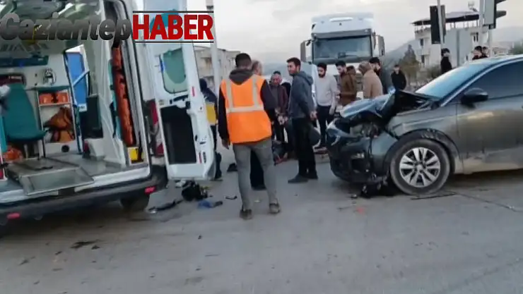 Otomobil ile çarpışan motosiklet sürücüsü yaralandı
