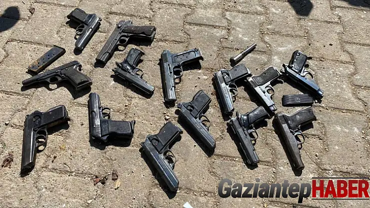 Otomobilden cephane çıktı