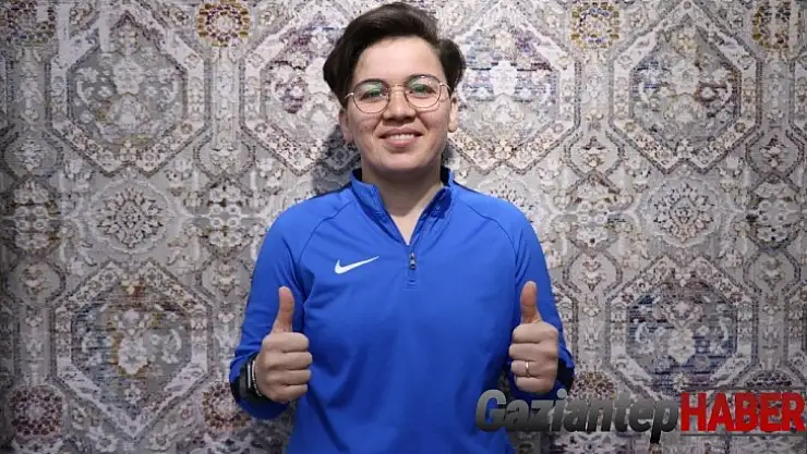Başarısıyla kadın futboluna ışık tutuyor