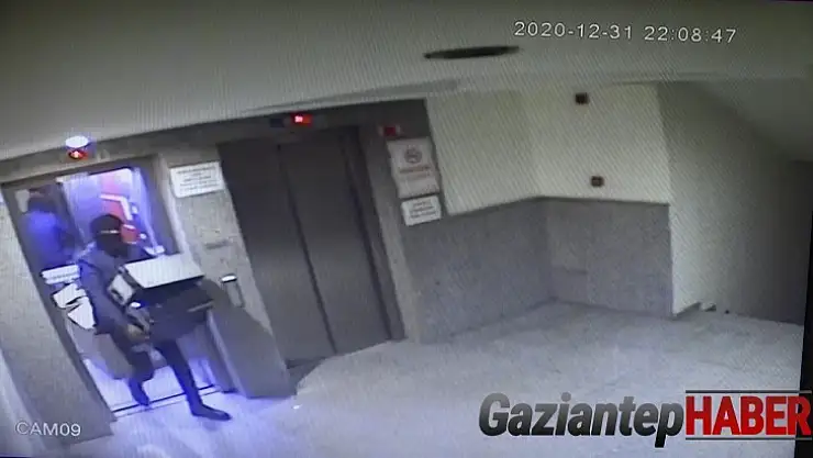 Rahat hırsızlar önce kameralara sonra polise yakalandı