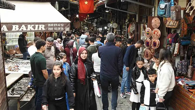 Ramazan Bayramı'nda Gaziantep'in tarihi mekânları turist akınına uğradı