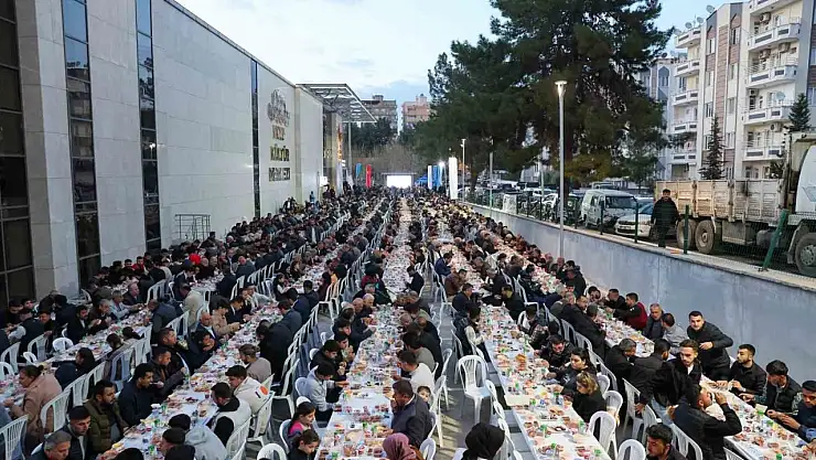 Şahin Niziplilerle iftar sofrasında buluştu
