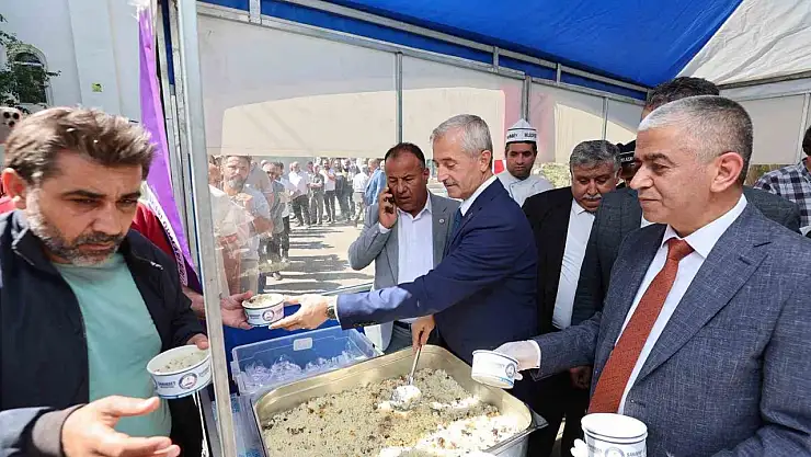 Şahinbey Belediyesi Ahilik Haftasını pilav dağıtarak kutladı