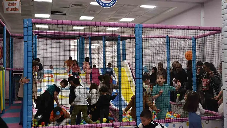 Şahinbey Belediyesi Çocuk Şenliği'ne 100 bin kişi katıldı