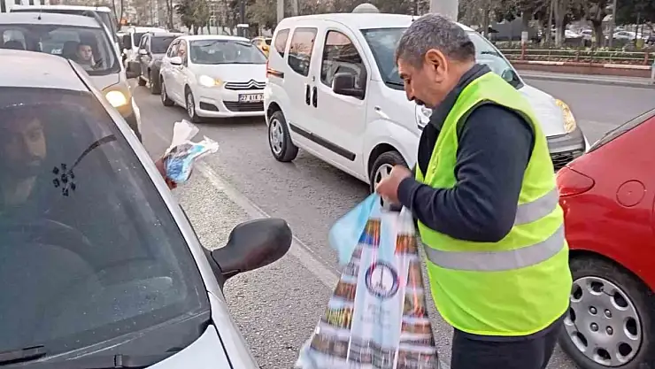 Şahinbey Belediyesi iftara yetişemeyen vatandaşların yanında