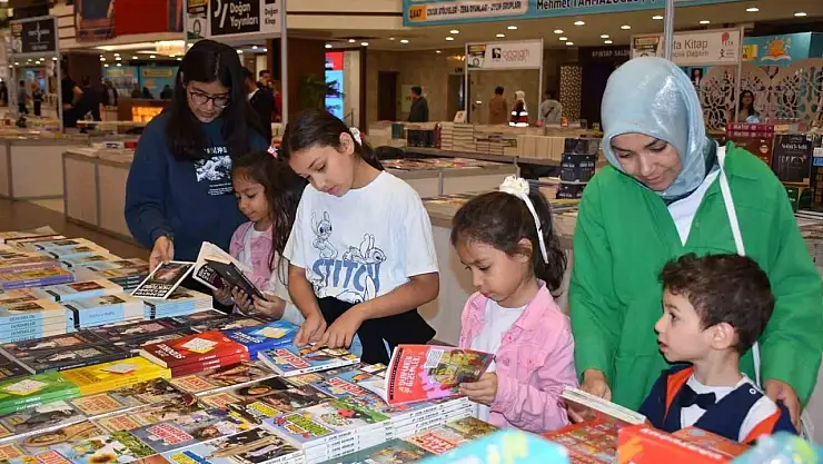 Şahinbey Belediyesi'nin 9'uncu kitap fuarı kapılarını açtı