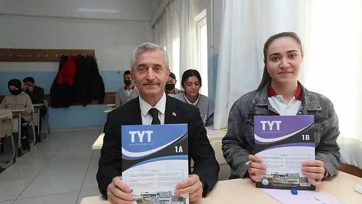 Şahinbey Belediyesi öğrenci ve vatandaşlara 16 milyon kitap dağıttı