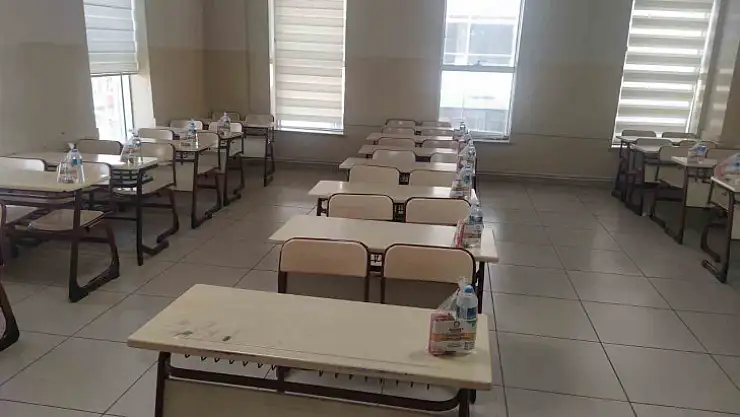 Şahinbey'de LGS sınavına giren öğrencilere sürpriz