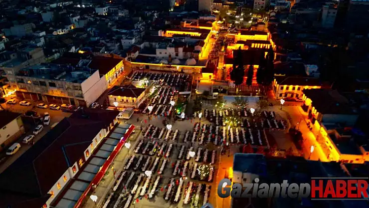 Şahinbey, her gün on binlerce kişiyi iftarda buluşturuyor