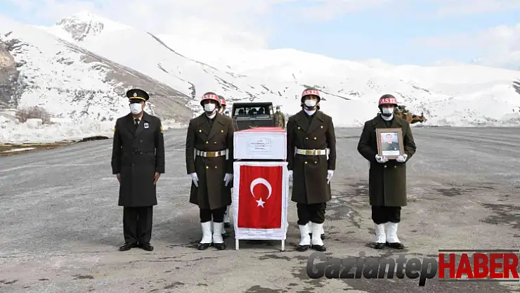 Şehit askerin cenazesi memleketine uğurlandı
