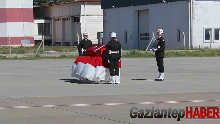 Şehit Oktay Salar'ın naaşı memleketi Balıkesir'e uğurlandı