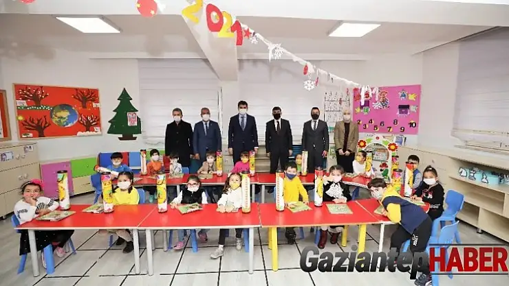 Şehitkamil'den öğrencilere 10 bin satranç seti