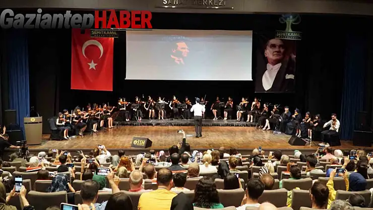 Şehitkamil'in gençlerinden keman dinletisi