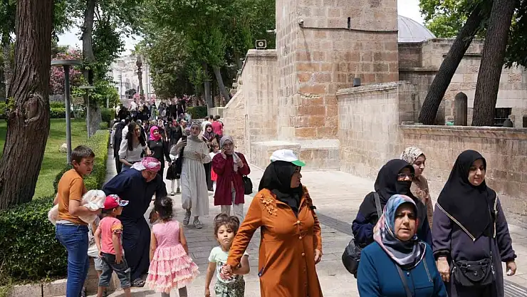 Şehitkamilli kadınlardan Şanlıurfa'ya tarihi gezi