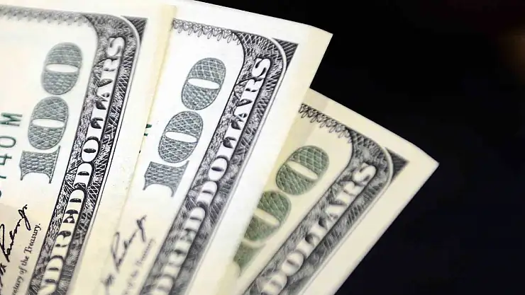 Dolar 41,8220 liradan, euro ise 48,4890 liradan güne başladı.