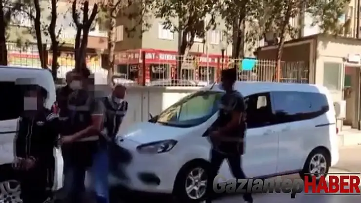 Trafikte yürekleri ağızlara getiren magandalık