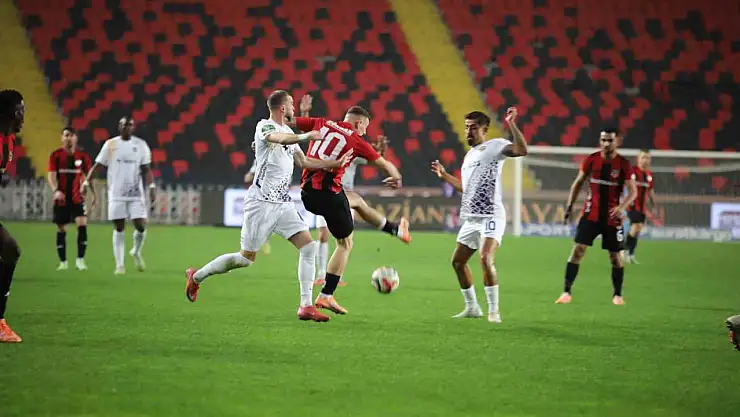 Trendyol Süper Lig: Gaziantep FK: 0 - Eyüpspor: 1 (İlk yarı)