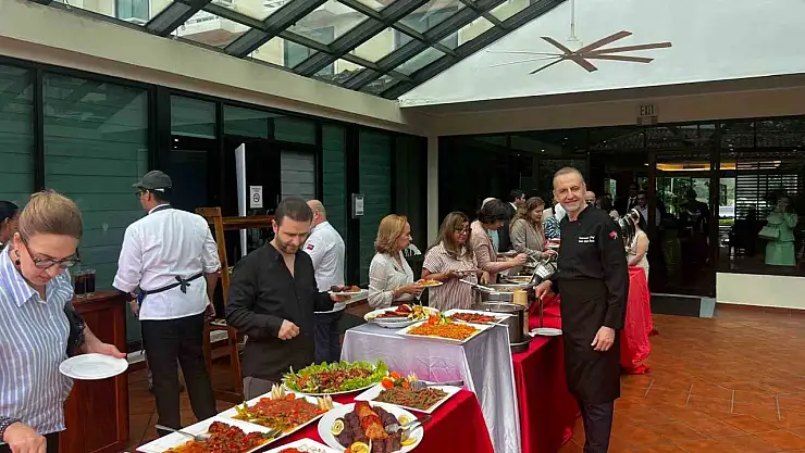 Türk yemekleri Panamalıların sofralarında ziyafete dönüştü