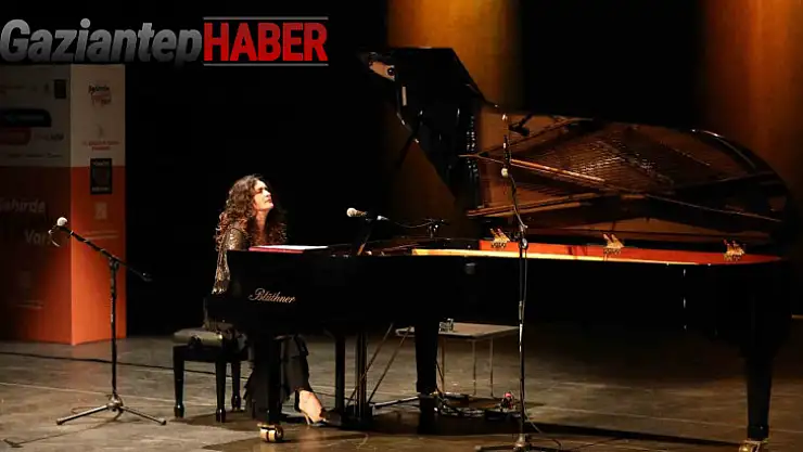 Ünlü Piyanist Anjelika Akbar GAÜN'de sahne aldı