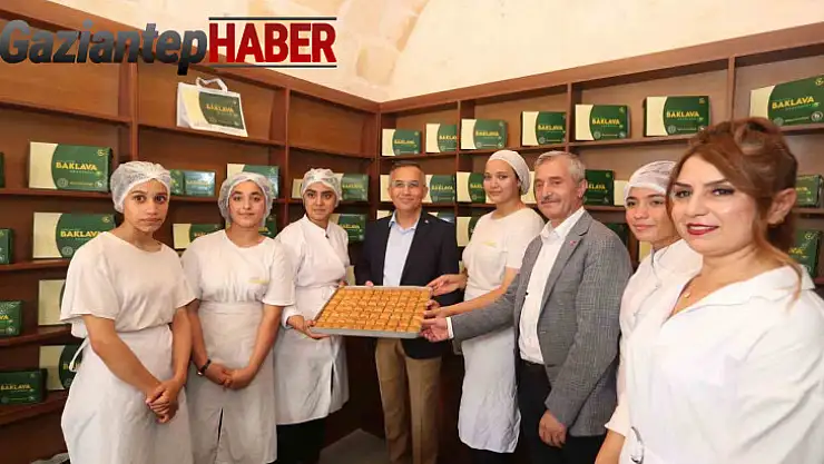 Vali Çeber ve Tahmazoğlu'ndan öğrencilerin ürettiği baklavaya tam not