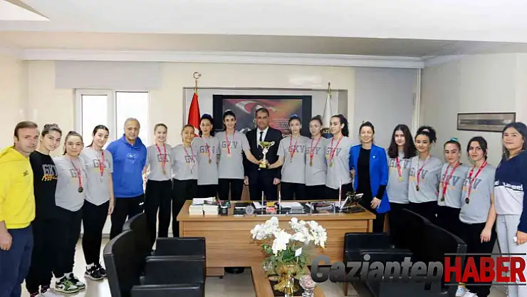 Voleybolda şampiyonluk kupası GKV'nin