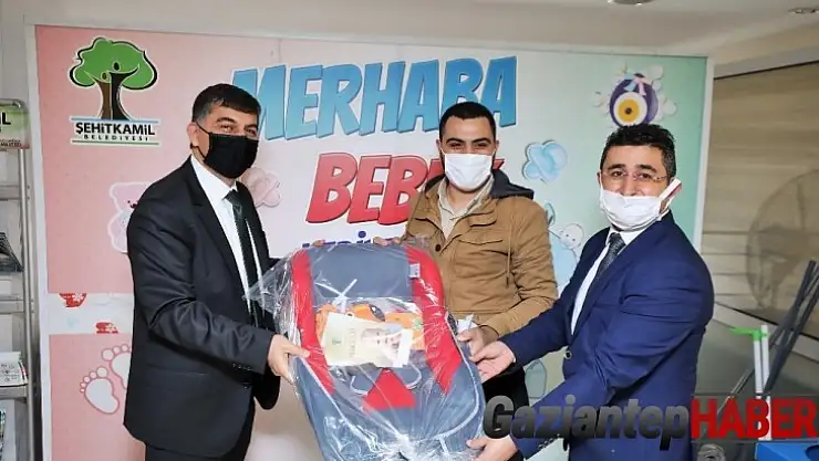 Yeni doğan bebeklere ilk hediye Şehitkamil'den
