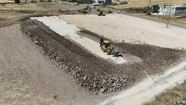 Yılmaz'dan Seymenli ve Ağaçlıboyno'ya düğün alanı futbol sahası müjdesi