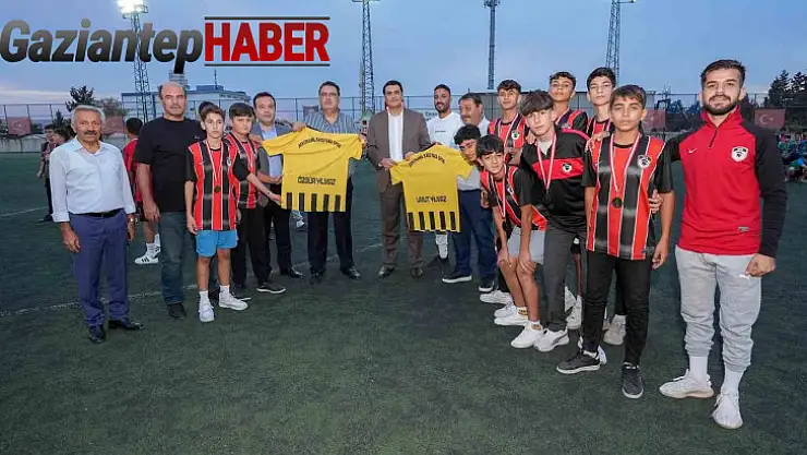 Yılmaz, turnuvaya katılan sporculara teşekkür etti