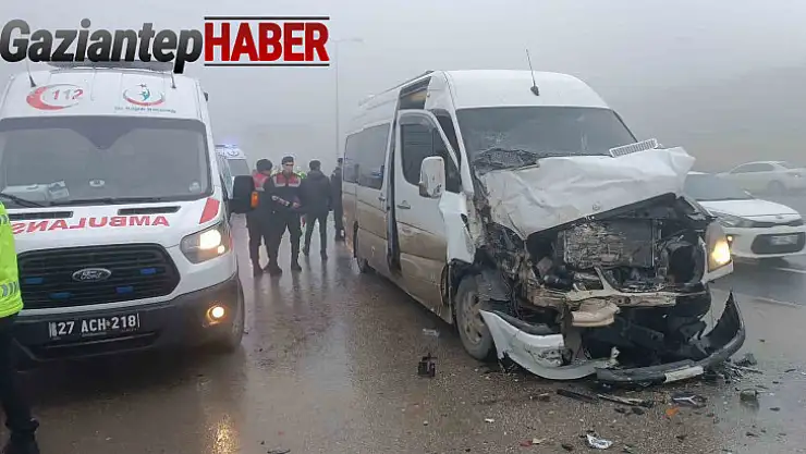 Yolcu minibüsü vince çarptı: 9 yaralı