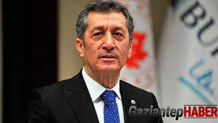 Ziya Selçuk: 'Gün gelir bu sıfatlar silinir, geriye yine 'öğretmen' kalır'