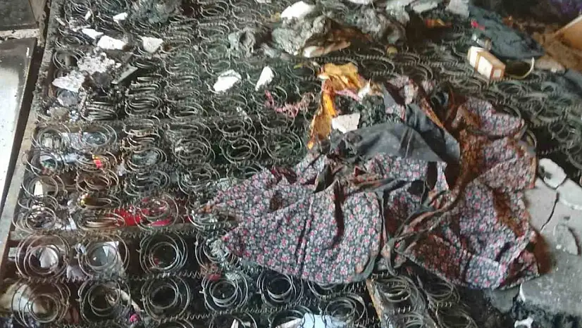 Araban'da kırsal mahalledeki ev yangınında eşyalar küle döndü