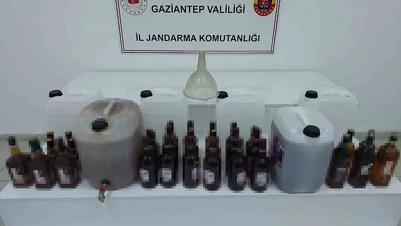 Gaziantep'te 140 litre sahte, 39 bin litre kaçak alkol ele geçirildi