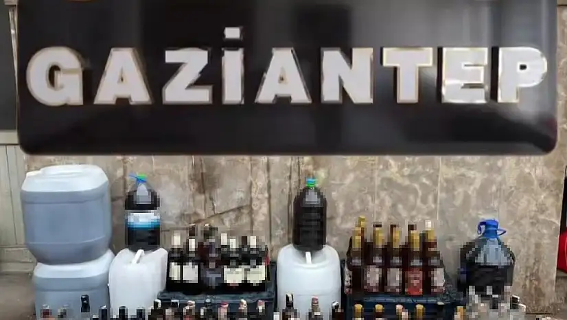 Gaziantep'te kaçak alkol operasyonu: 2 gözaltı