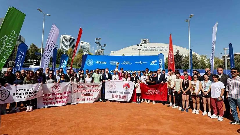 Gaziantep'te Tenis Şampiyonasında ödül töreni heyecanı